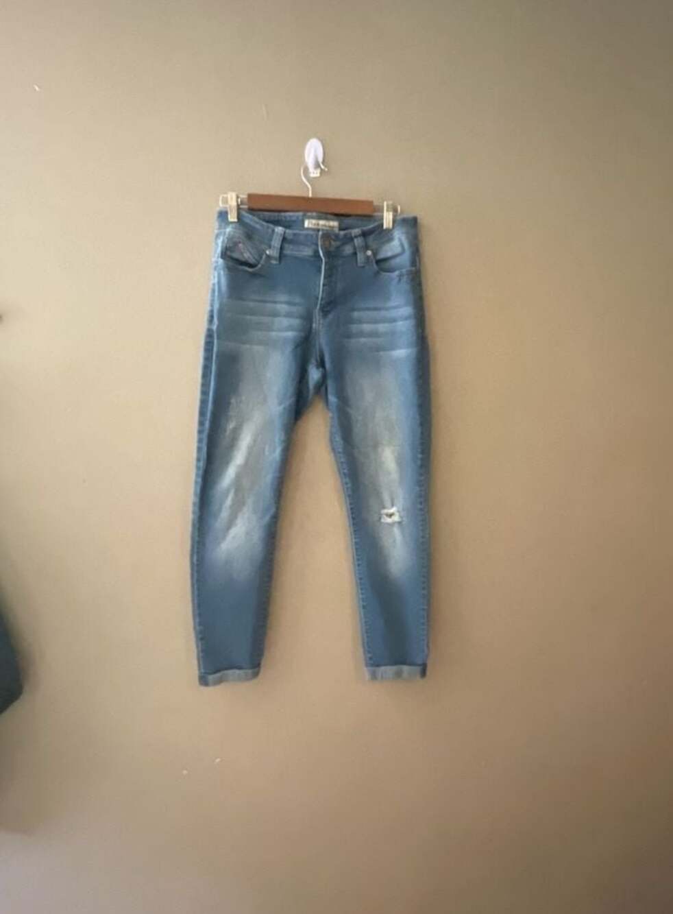 Royalty for Me WannaBeAButt Distressed Cuffed Ankle Jeans Size 10